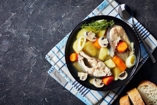 Fisch Rezept Fischsuppe mit Wurzelgemüse, Kartoffeln und Weisswein